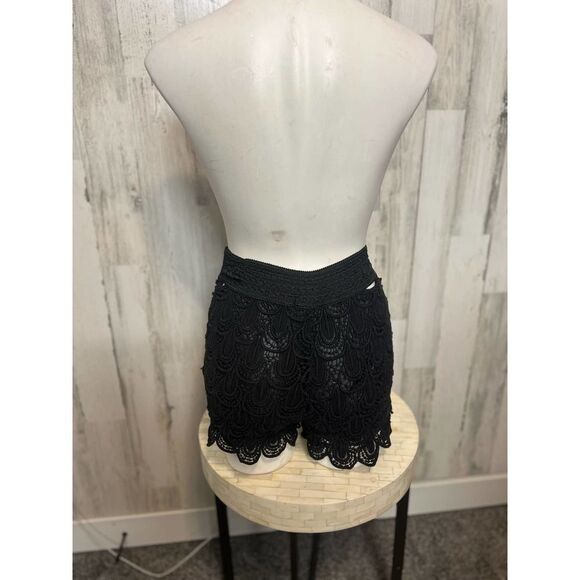 Black pattern shorts - Picture 6 of 8